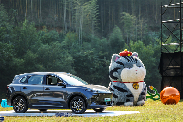 全球高标准纯电后驱SUV MG ES5宠你自在生活，增换购惊喜价9.99万元起